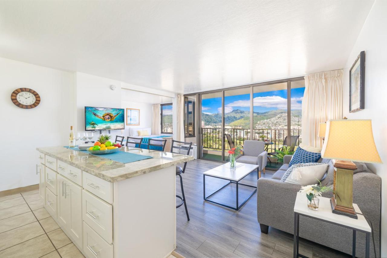 Waikiki Escapade Mountain Views Condo, Steps To Beach With Parking Perk Honolulu Ngoại thất bức ảnh